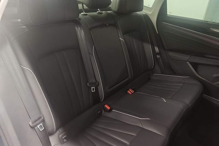 Used Volkswagen Passat 2024 380TSI Starry Luxury Edition Exterior 6