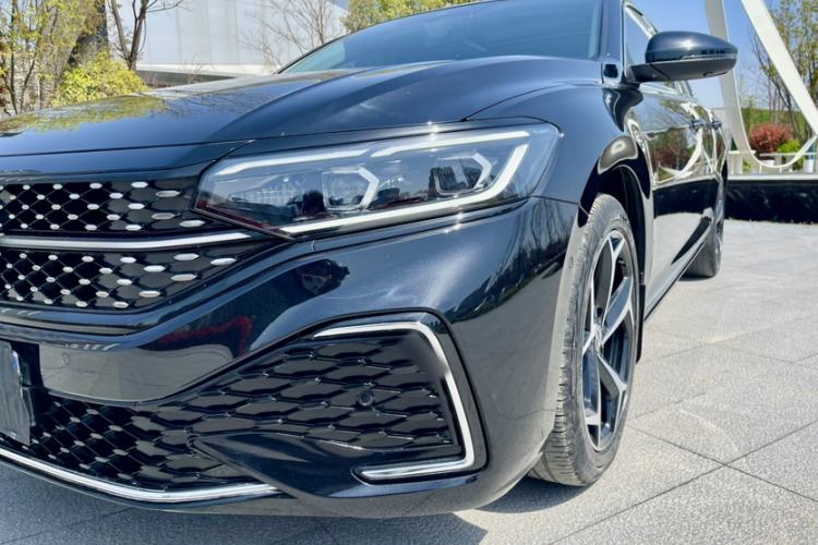 Used Volkswagen Passat 2024 380TSI Starry Luxury Edition Exterior 7