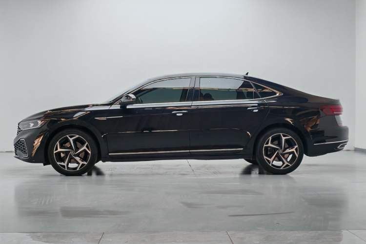 Used Volkswagen Passat 2024 380TSI Starry Dragon Edition Exterior 8