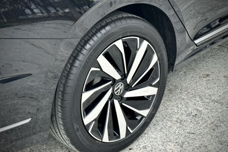 Used Volkswagen Passat 2024 380TSI Luxury Edition Exterior 8