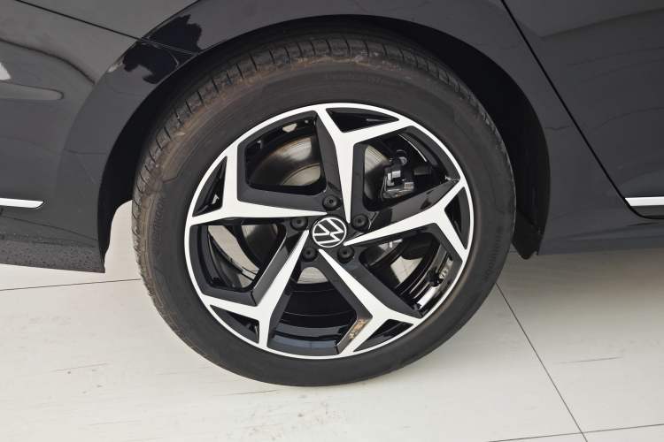 Used Volkswagen Passat 2024 380TSI Starry Dragon Edition Exterior 8