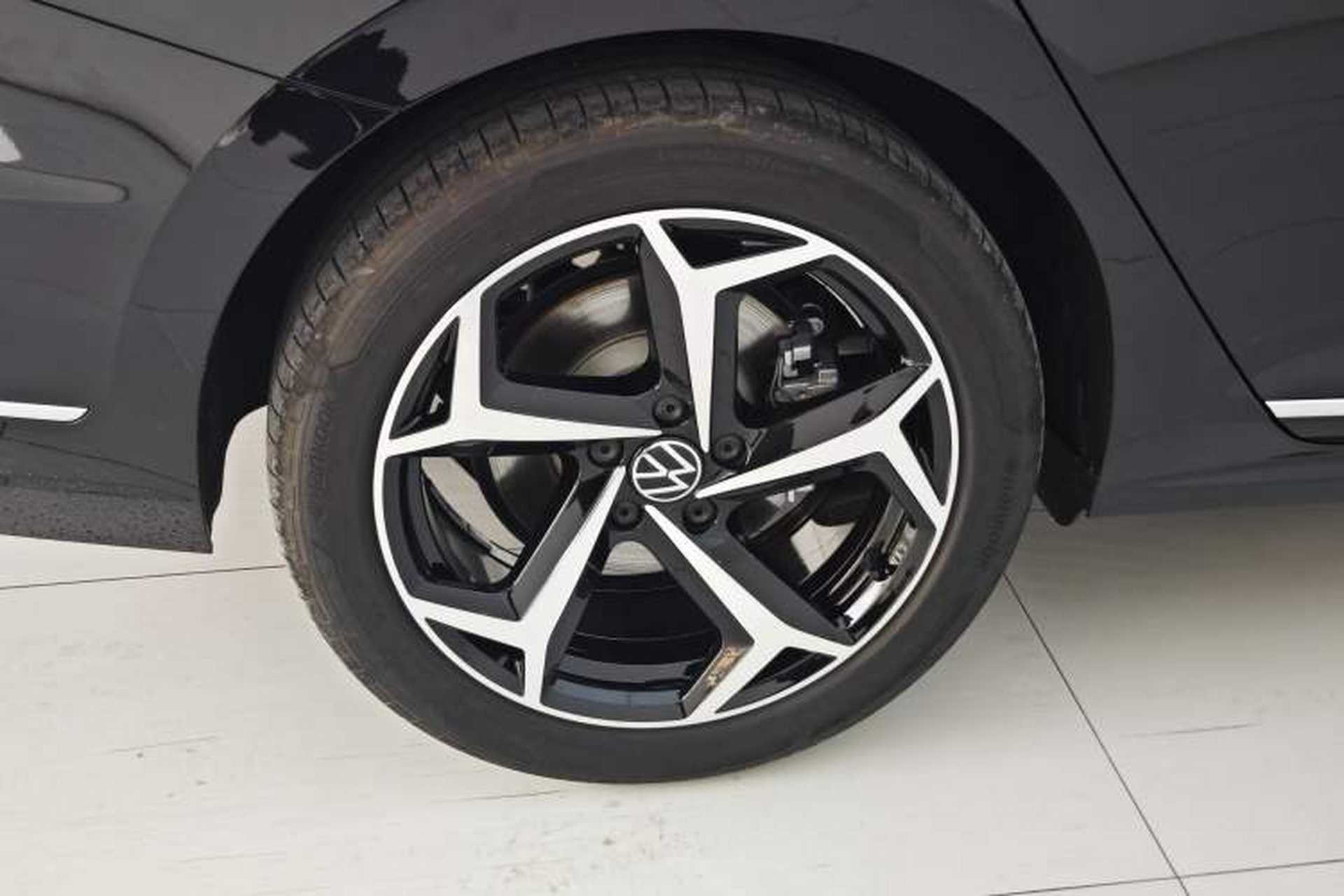 Used Volkswagen Passat 2024 380TSI Starry Dragon Edition Exterior 8