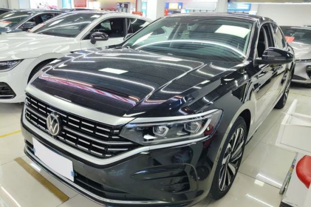 Volkswagen Passat 2024 380TSI Luxury Edition usado