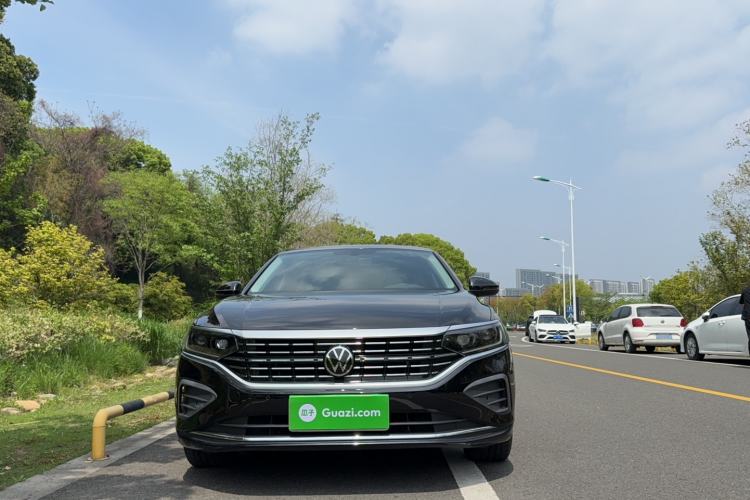 Used Volkswagen Passat 2024 380TSI Dragon Edition Front