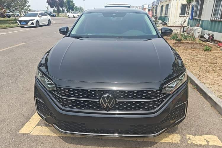Used Volkswagen Passat 2024 380TSI Starry Luxury Edition Front