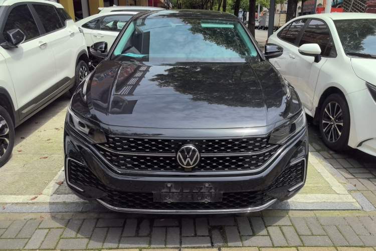 Used Volkswagen Passat 2024 380TSI Starry Dragon Edition Front