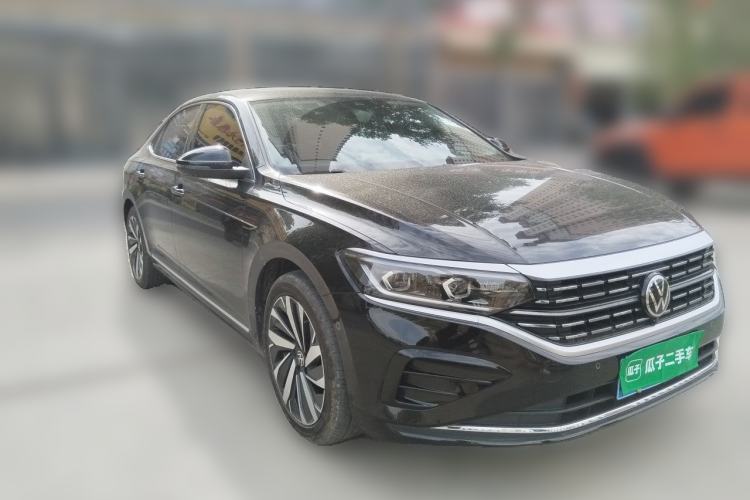 Used Volkswagen Passat 2024 380TSI Luxury Edition Front Right 45 Deg