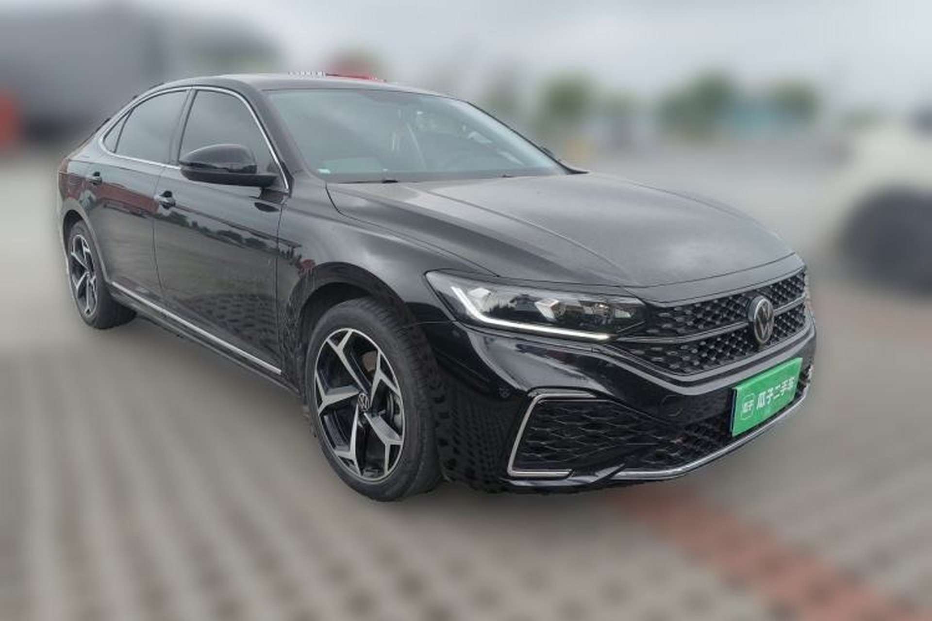 Used Volkswagen Passat 2024 330TSI Starry Elite Edition Front Right 45 Deg