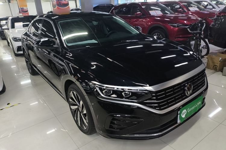 Used Volkswagen Passat 2024 380TSI Luxury Edition Front Right 45 Deg