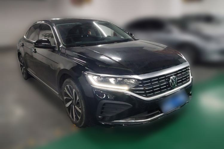 Used Volkswagen Passat 2024 330TSI Elite Edition Front Right 45 Deg