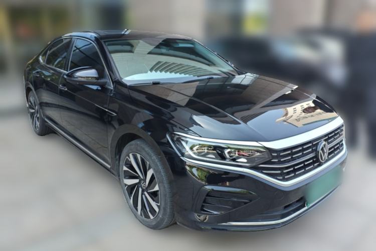 Used Volkswagen Passat 2024 380TSI Dragon Glory Edition Front Right 45 Deg