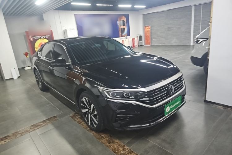 Used Volkswagen Passat 2024 380TSI Luxury Edition Front Right 45 Deg