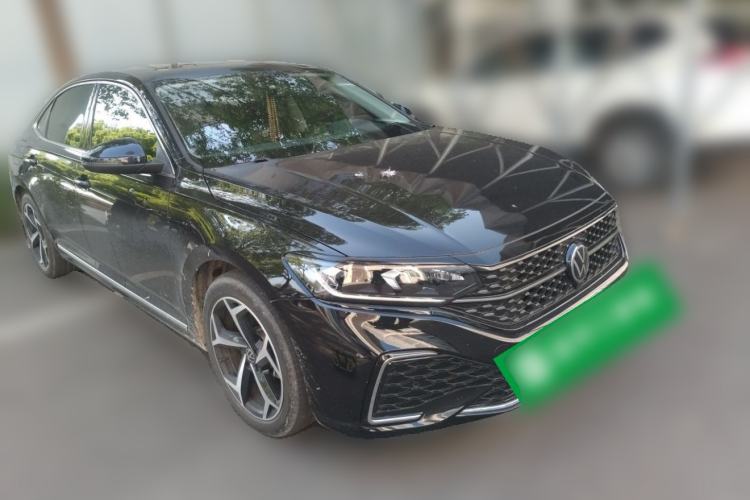 Used Volkswagen Passat 2024 380TSI Starry Elite Edition Front Right 45 Deg