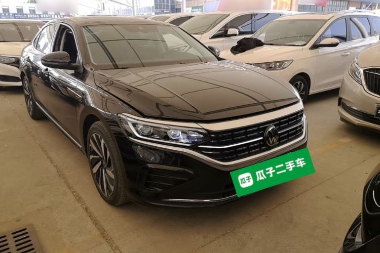 Used Volkswagen Passat 2024 380TSI Dragon Glory Edition Front Right 45 Deg