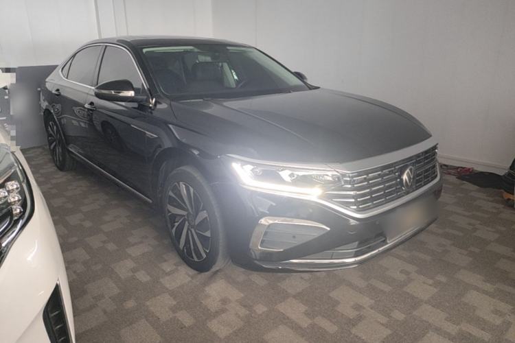Used Volkswagen Passat 2024 380TSI Elite Edition Front Right 45 Deg