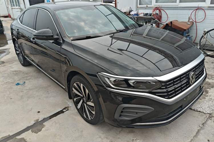 Used Volkswagen Passat 2024 380TSI Dragon Edition Front Right 45 Deg