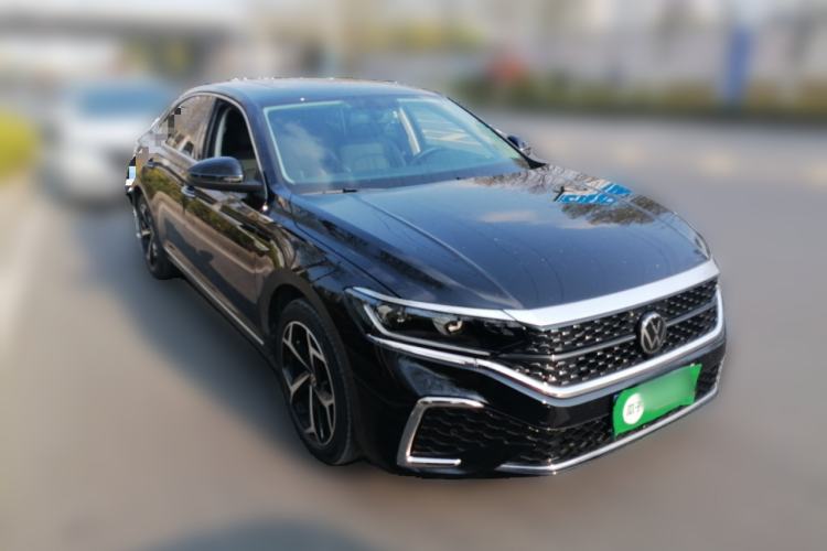 Used Volkswagen Passat 2024 380TSI Starry Elite Edition Front Right 45 Deg