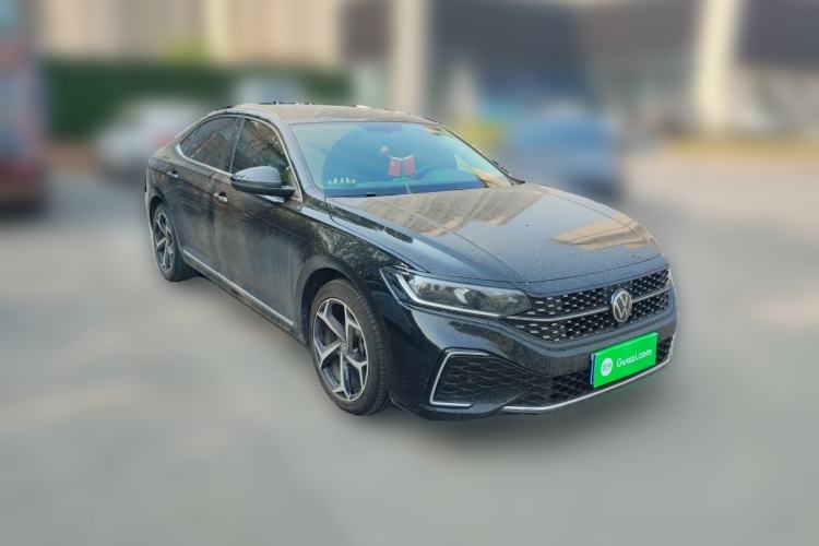 Used Volkswagen Passat 2024 380TSI Starry Elite Edition Front Right 45 Deg