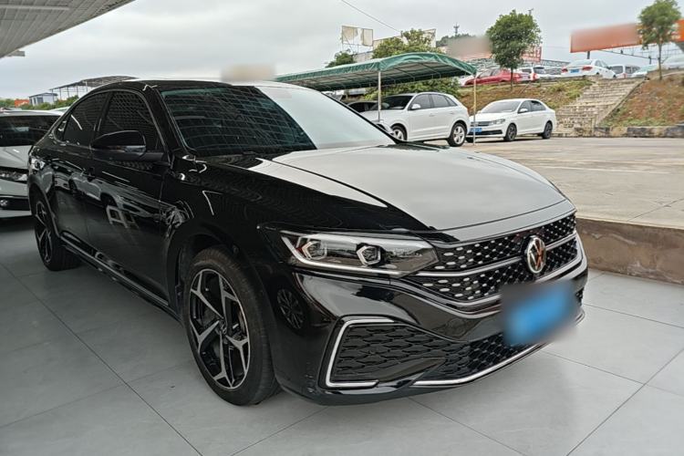 Used Volkswagen Passat 2024 380TSI Starry Dragon Edition Front Right 45 Deg
