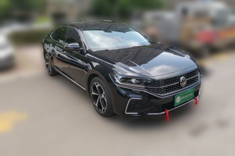 Used Volkswagen Passat 2024 380TSI Starry Dragon Edition Front Right 45 Deg