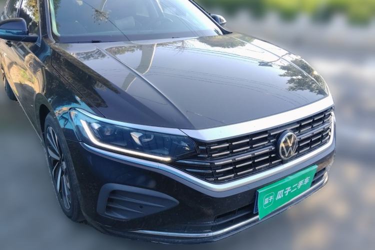 Used Volkswagen Passat 2024 380TSI Elite Edition Front Right 45 Deg