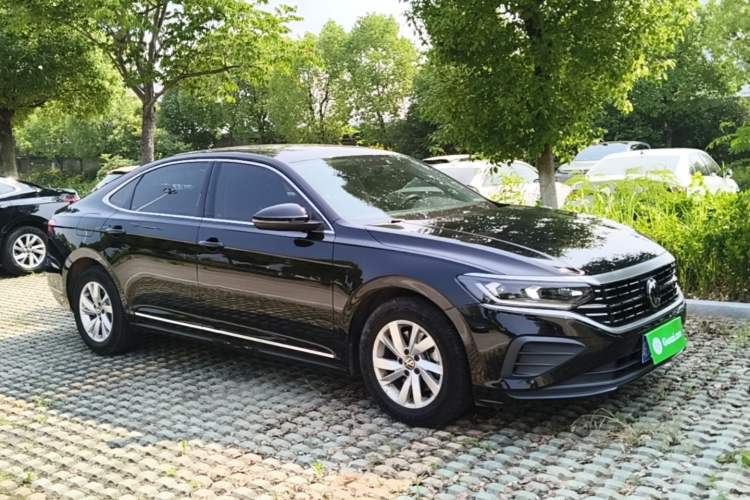 Used Volkswagen Passat 2024 280TSI Business Edition Front Right 45 Deg