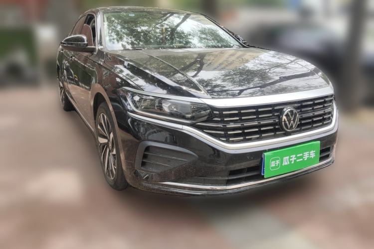 Used Volkswagen Passat 2024 380TSI Elite Edition Front Right 45 Deg