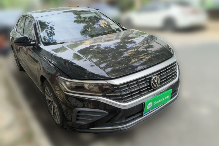 Used Volkswagen Passat 2024 380TSI Starry Dragon Edition Front Right 45 Deg