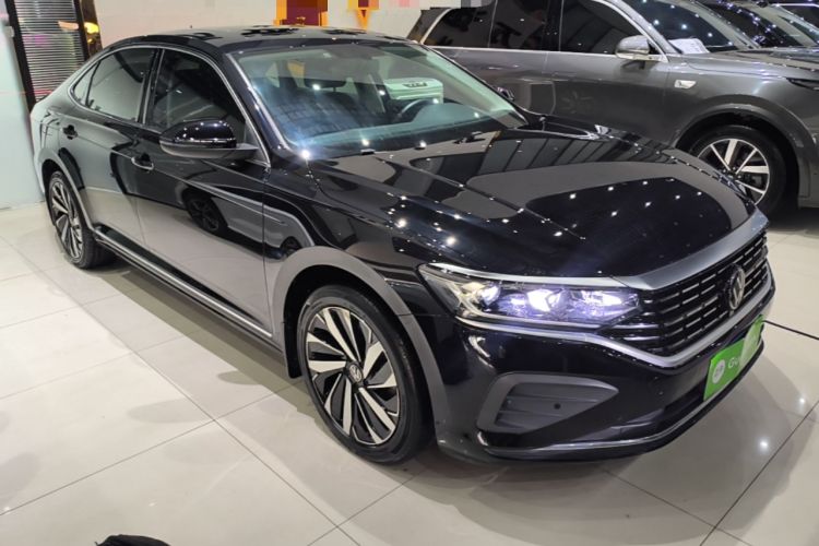 Used Volkswagen Passat 2024 380TSI Dragon Edition Front Right 45 Deg