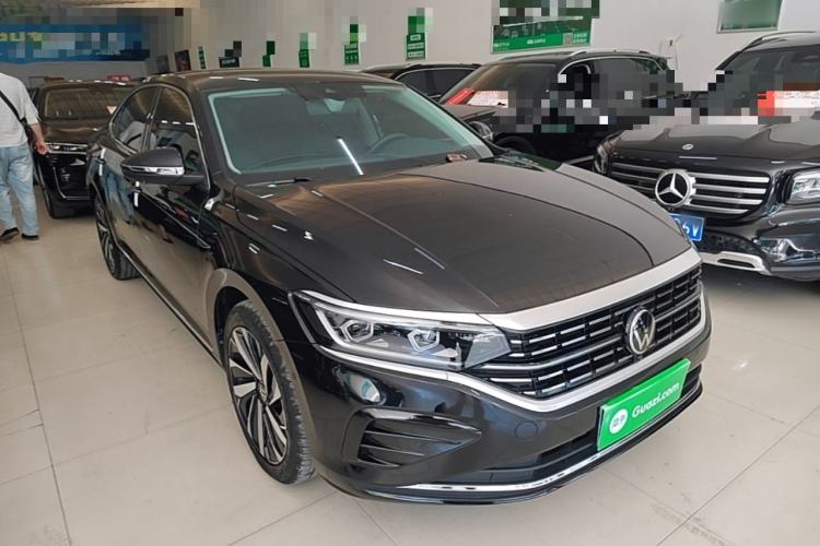Used Volkswagen Passat 2024 380TSI Luxury Edition Front Right 45 Deg