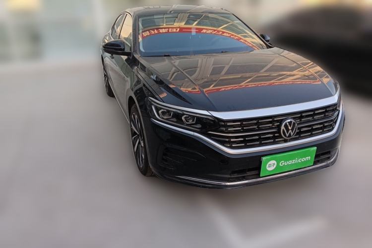 Used Volkswagen Passat 2024 380TSI Dragon Glory Edition Front Right 45 Deg