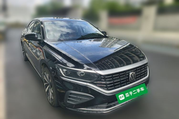 Used Volkswagen Passat 2024 380TSI Elite Edition Front Right 45 Deg