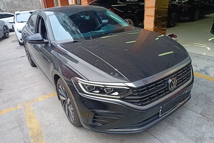 Used Volkswagen Passat 2024 380TSI Luxury Edition Front Right 45 Deg