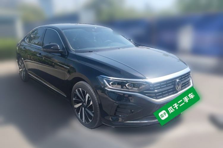 Used Volkswagen Passat 2024 380TSI Dragon Glory Edition Front Right 45 Deg