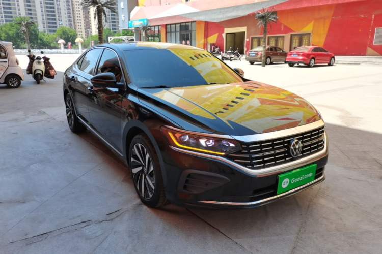 Used Volkswagen Passat 2024 330TSI Elite Edition Front Right 45 Deg
