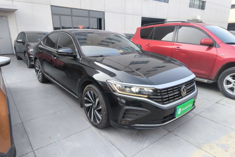 Used Volkswagen Passat 2024 330TSI Elite Edition Front Right 45 Deg