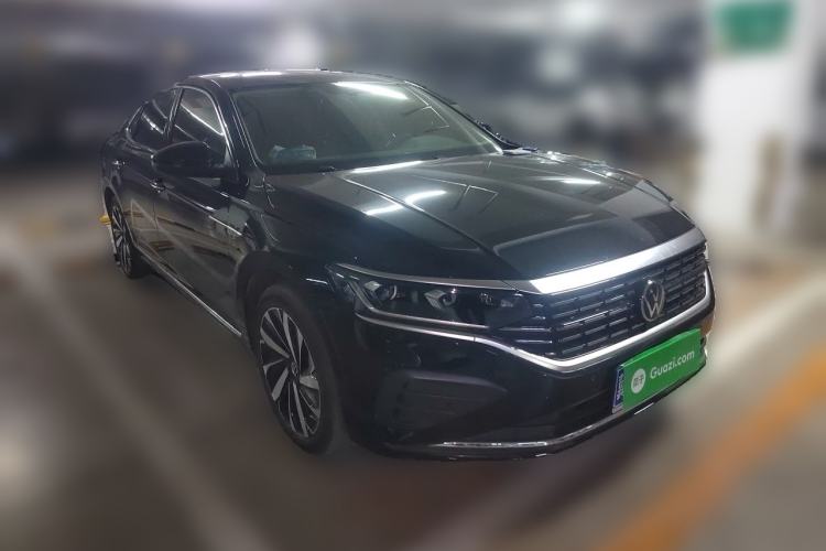 Used Volkswagen Passat 2024 330TSI Elite Edition Front Right 45 Deg