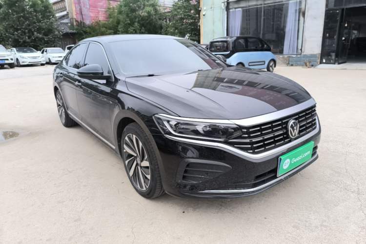 Used Volkswagen Passat 2024 330TSI Elite Edition Front Right 45 Deg