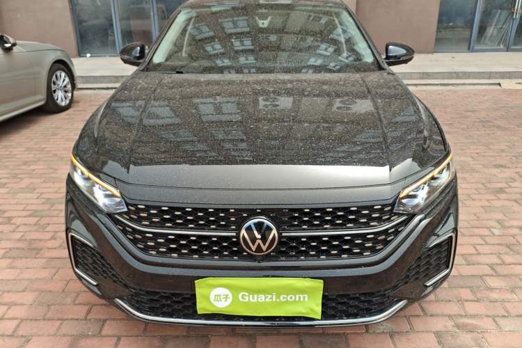 Used Volkswagen Passat 2024 380TSI Starry Luxury Edition Front