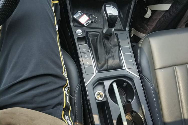 Used Volkswagen Passat 2024 280TSI Business Edition Gear Lever