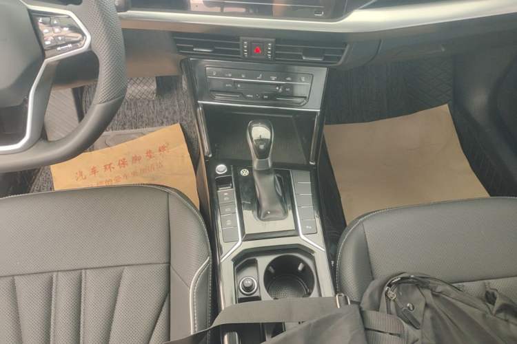 Used Volkswagen Passat 2024 380TSI Dragon Edition Gear Lever