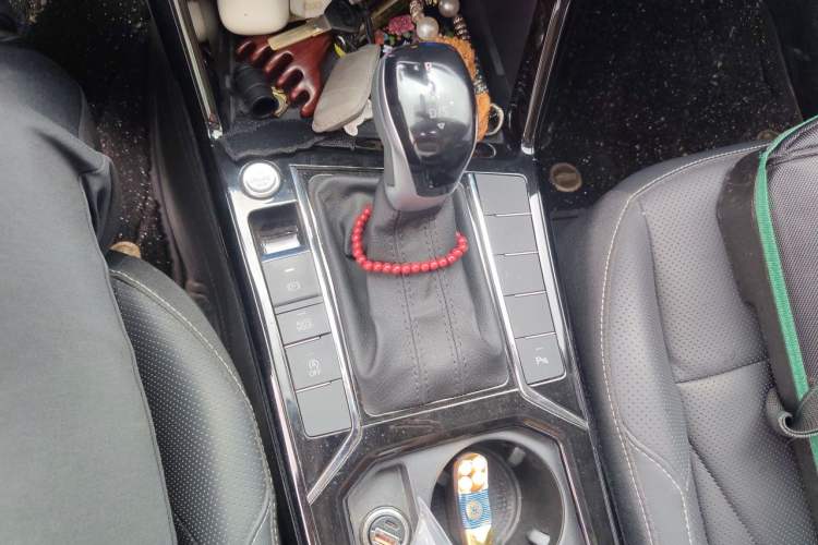 Used Volkswagen Passat 2024 330TSI Starry Elite Edition Gear Lever