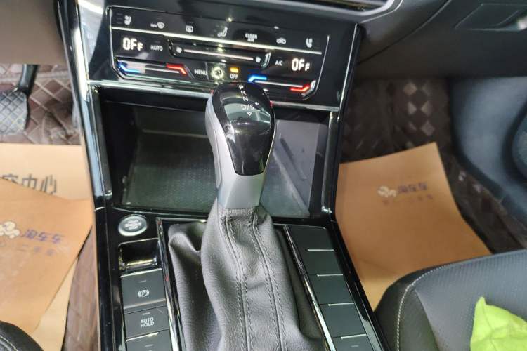 Used Volkswagen Passat 2024 330TSI Starry Elite Edition Gear Lever