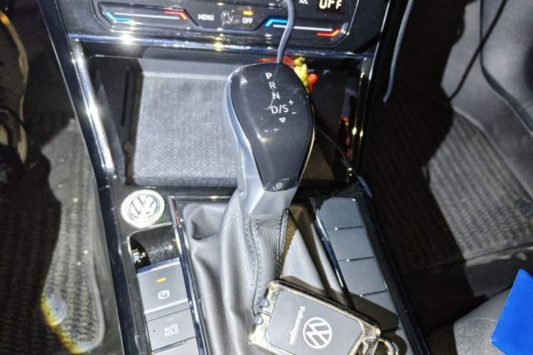 Used Volkswagen Passat 2024 380TSI Starry Dragon Edition Gear Lever