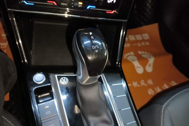 Used Volkswagen Passat 2024 380TSI Elite Edition Gear Lever