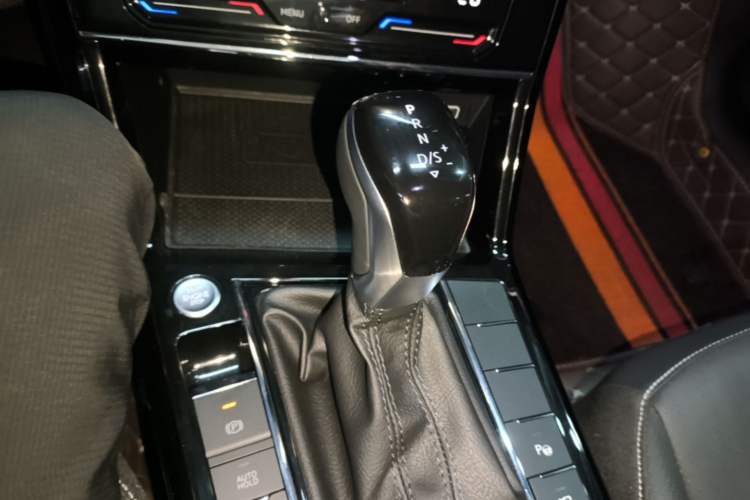 Used Volkswagen Passat 2024 380TSI Luxury Edition Gear Lever