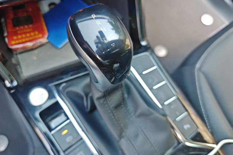 Used Volkswagen Passat 2024 330TSI Elite Edition Gear Lever