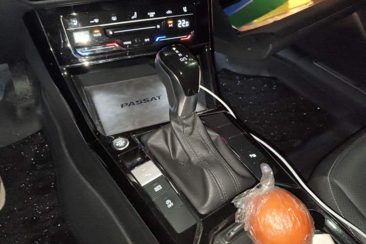 Used Volkswagen Passat 2024 380TSI Luxury Edition Gear Lever