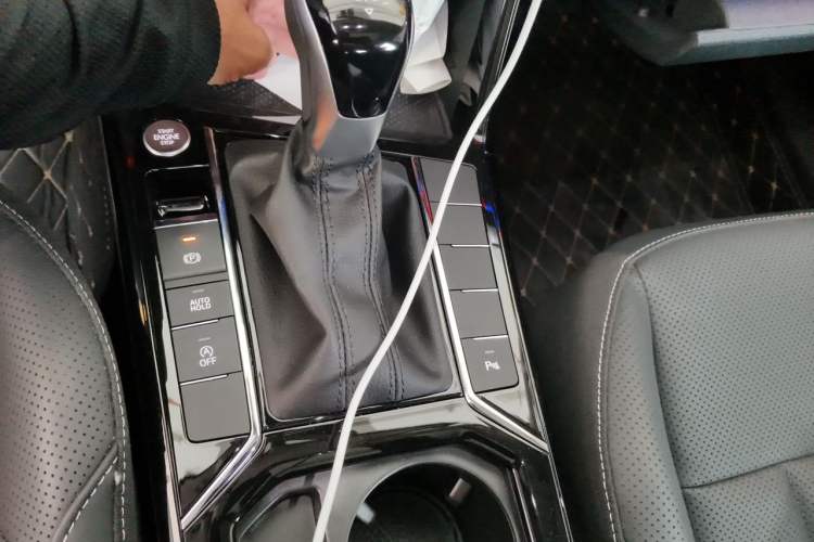 Used Volkswagen Passat 2024 380TSI Starry Dragon Edition Gear Lever