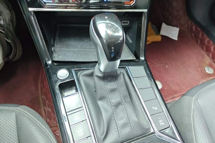 Used Volkswagen Passat 2024 380TSI Starry Dragon Edition Gear Lever